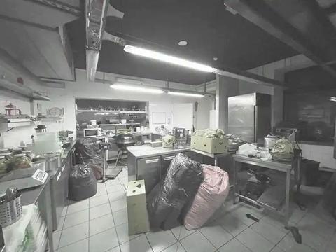 комерційна за адресою Троїцька пл., 5-А