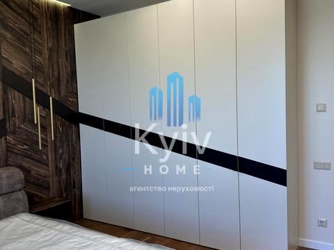 дом по адресу вул. Велика Набережна