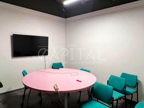 комерційна за адресою Степана Бандери просп. (Московський), 16-Д