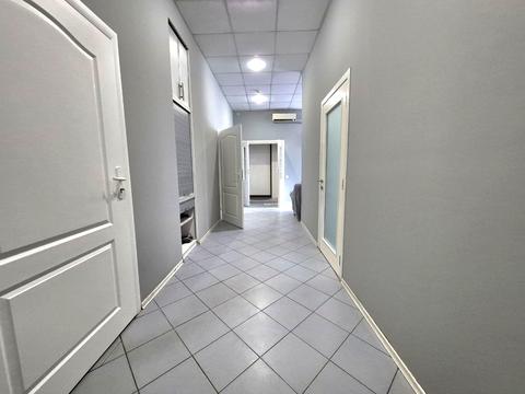 комерційна за адресою Еспланадна вул., 30