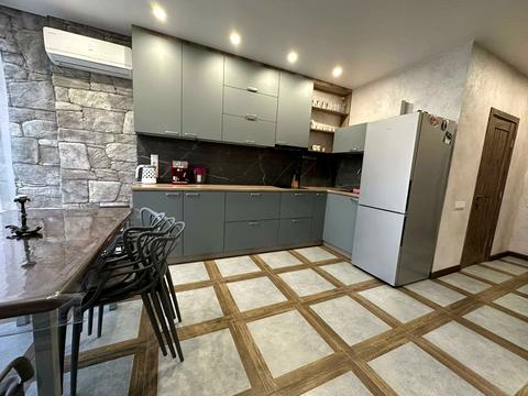 квартира по адресу Небесной Сотни просп. (Маршала Жукова), 111