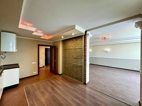 квартира за адресою Раїси Окіпної вул., 10