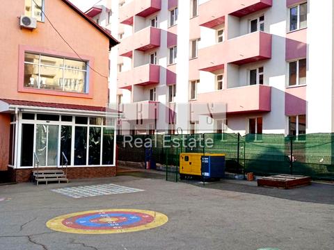 комерційна за адресою Борщагівська вул., 204 к2