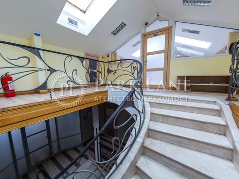 комерційна за адресою Саксаганського вул., 67-А