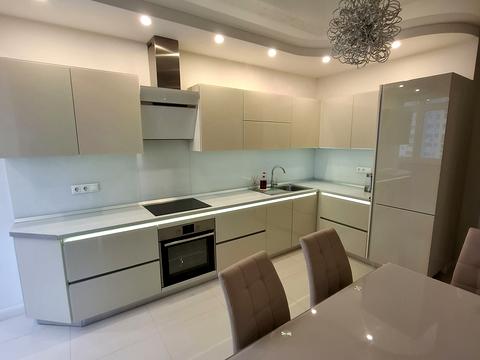 квартира за адресою Академіка Глушкова просп., 9