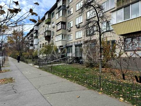 коммерческая по адресу вул. Вінстона Черчилля, 25