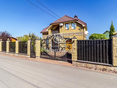 будинок за адресою Космонавтів вул., 32
