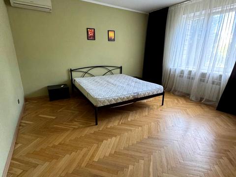 квартира за адресою Михайла Омеляновича-Павленка вул. (Суворова), 13