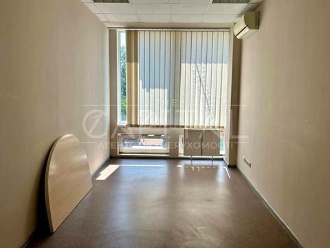 комерційна за адресою Митрополита Василя Липківського вул. (Урицького), 45