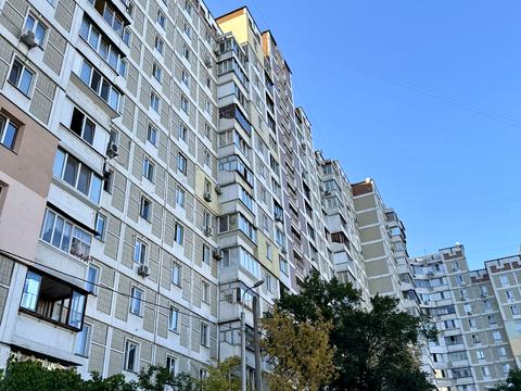 квартира за адресою Ревуцького вул., 18-А