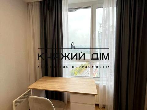 квартира за адресою Дніпровська набережна вул., 17-К