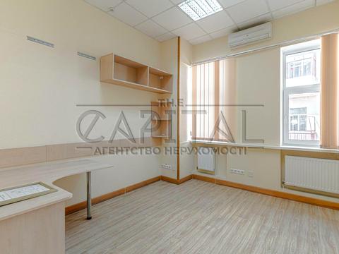 комерційна за адресою Саксаганського вул., 67