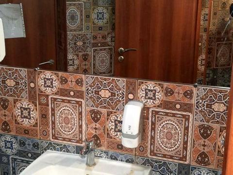 комерційна за адресою Кропивницького вул., 3