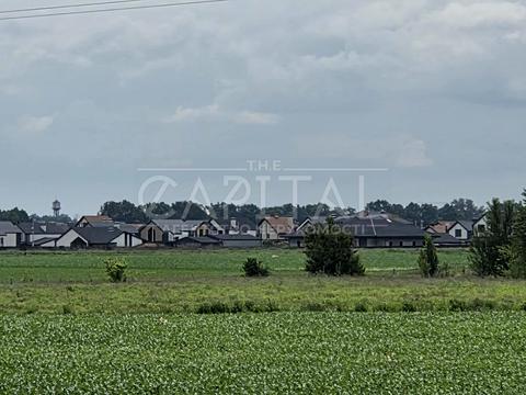 участок по адресу с. Безугловка, 