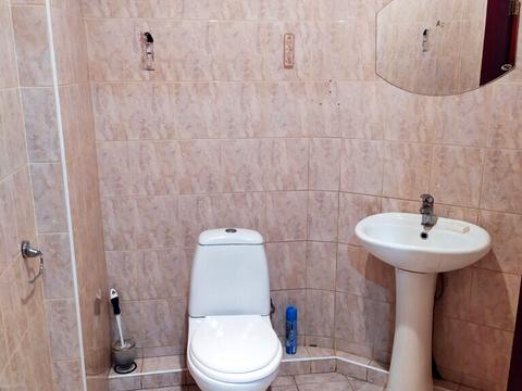 комерційна за адресою Гетьмана Кирила Розумовського вул. (Миколи Краснова), 17