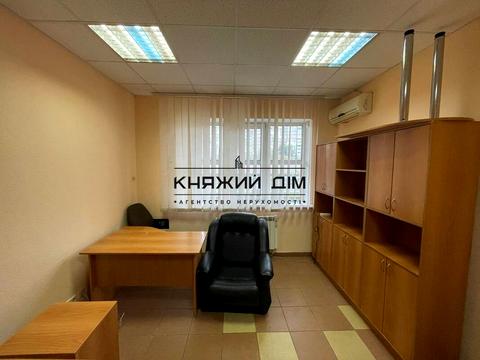 комерційна за адресою Академіка Палладіна просп., 22