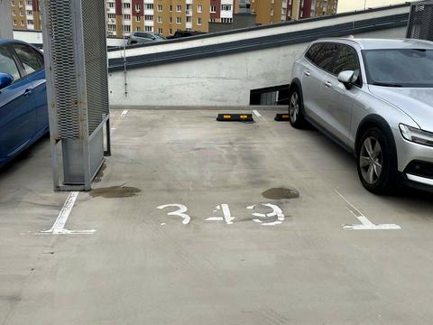 паркомісце за адресою Олександра Олеся вул., 2