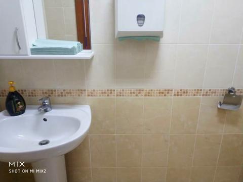 комерційна за адресою Раїси Окіпної вул., 4