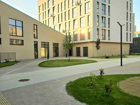 комерційна за адресою Новознесенська вул., 4