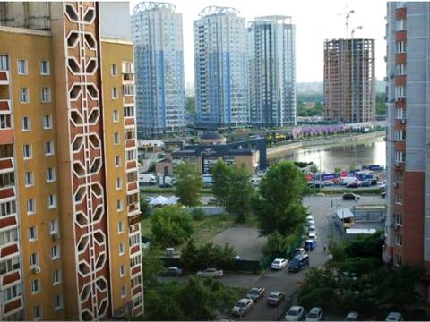 квартира за адресою Анни Ахматової вул., 43