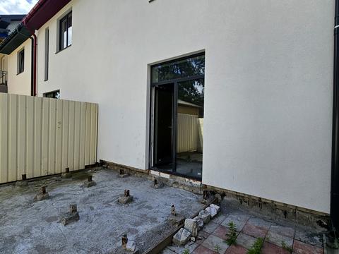 дом по адресу Українська ул.