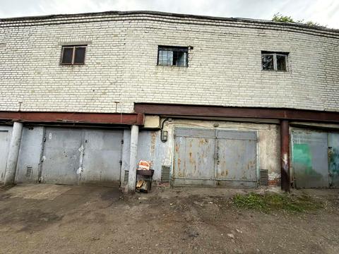 паркомісце за адресою Природна вул., 17