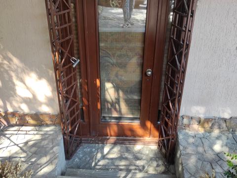 комерційна за адресою Військовий узвіз, 8