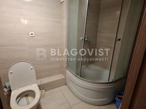 комерційна за адресою Володимирська вул., 51/53