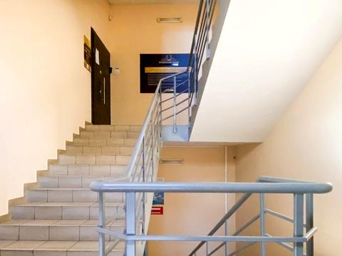 комерційна за адресою Королеви Єлизавети ІІ вул. (Глинки), 1