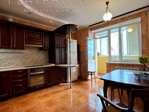 квартира по адресу Миколы Бажана просп., 12