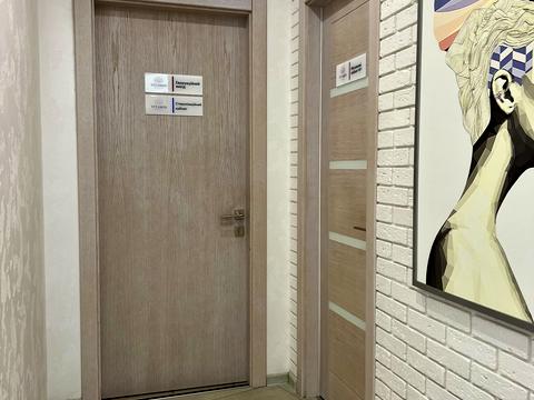 комерційна за адресою Пилипа Орлика вул. (Паризької Комуни), 40