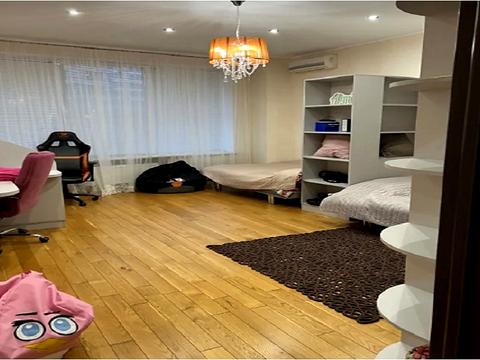 квартира за адресою Літературна вул., 1а