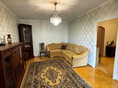 квартира за адресою Анни Ахматової вул., 6