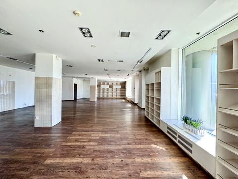 комерційна за адресою Звіринецька вул., 59