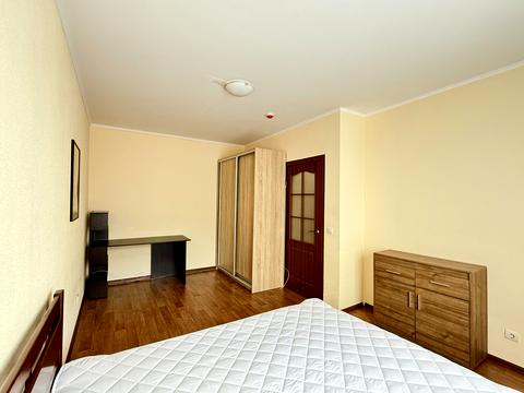 квартира за адресою Софії Русової вул., 7