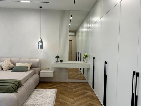 будинок за адресою Набережна вул.