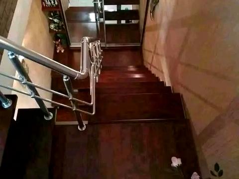 будинок за адресою Дніпровська