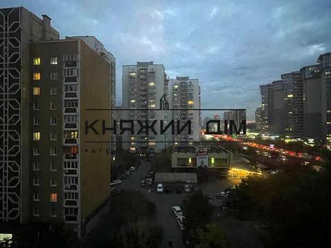 квартира за адресою Анни Ахматової вул., 47