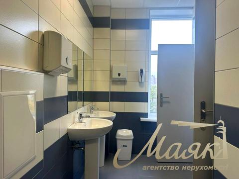 комерційна за адресою Миколи Міхновського бульв. (Дружби Народів), 19 