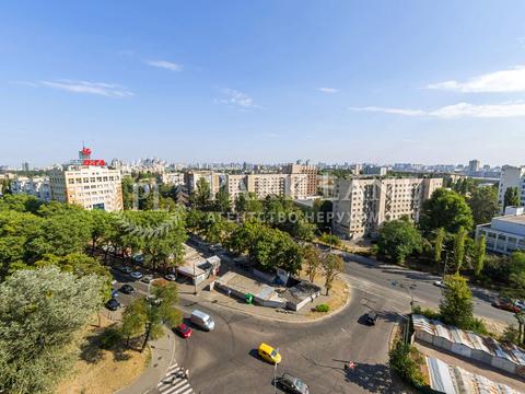 квартира за адресою Авіаконструктора Ігоря Сікорського вул. (Танкова), 1