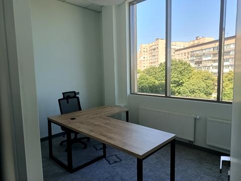 комерційна за адресою Різницька вул., 2/32