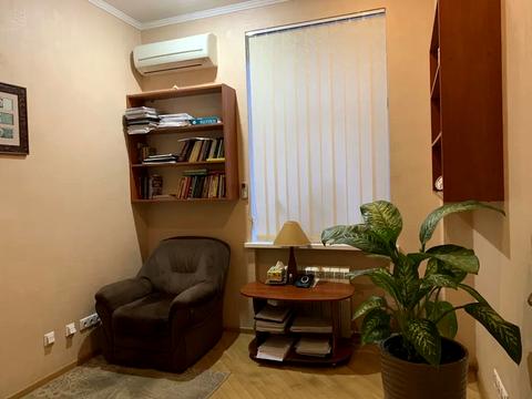 комерційна за адресою Академіка Богомольця вул., 7/14