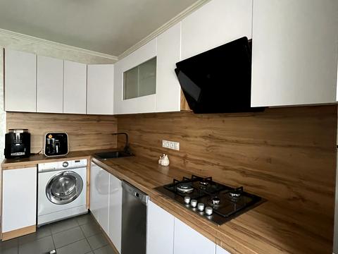 квартира за адресою Гайдамацька вул. (Марфи Струтинської), 35