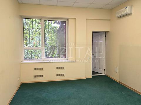 коммерческая по адресу Гоголевская ул., 12