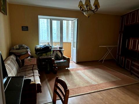 квартира за адресою Анни Ахматової вул., 33