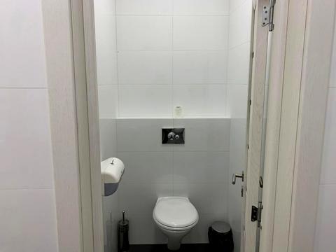 комерційна за адресою Кловський узвіз (Кловський), 7