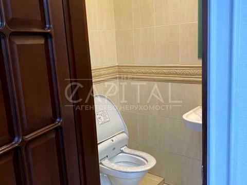 комерційна за адресою Лесі Українки бульв., 6