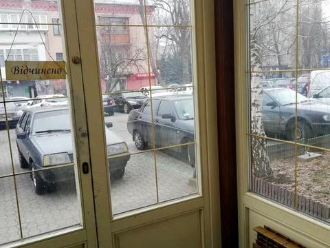 комерційна за адресою Героїв Майдану вул. (Театральна), 10