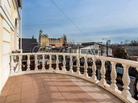 будинок за адресою вул. Зоряна