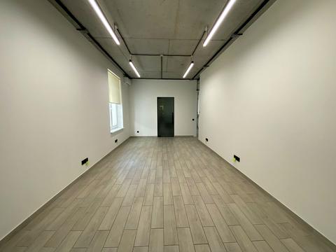 комерційна за адресою Дегтярна вул., 31